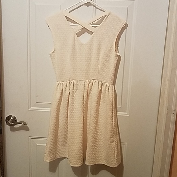 No Boundaries medium cream colored dress - Picture 3 of 6
